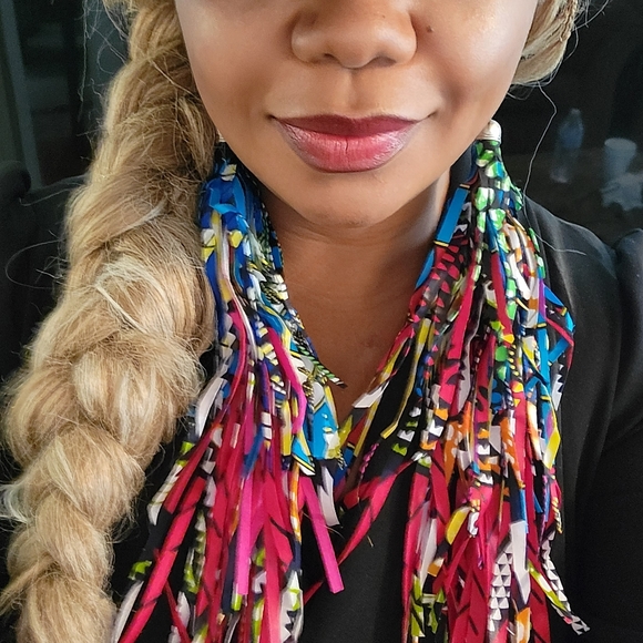 Earring - Picture 2 of 4